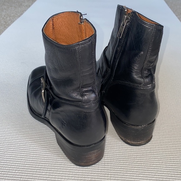 Frye leather zip up booties - Picture 4 of 7